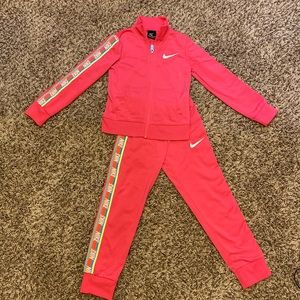 Kids Hot Pink Nike sweatsuit set
